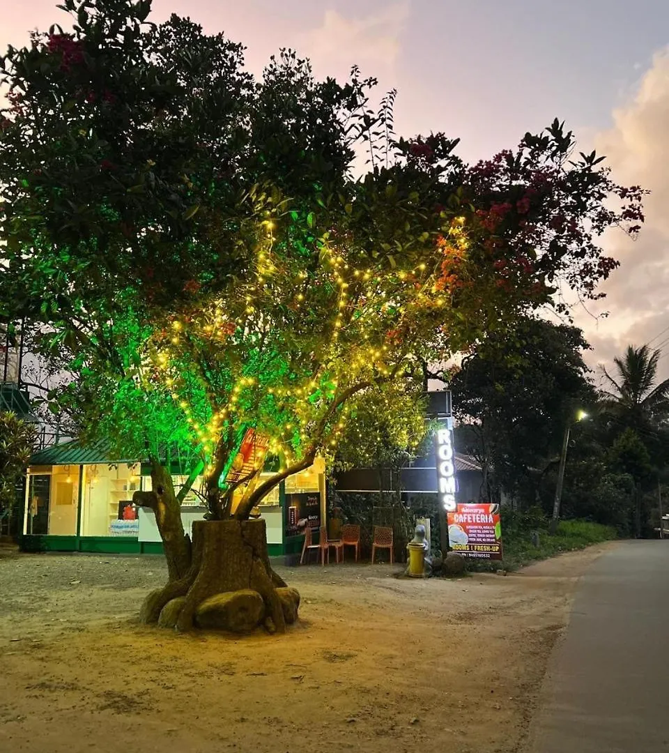 Aishwarya Residency And Cafeteria Apartment Thekkady Homestay