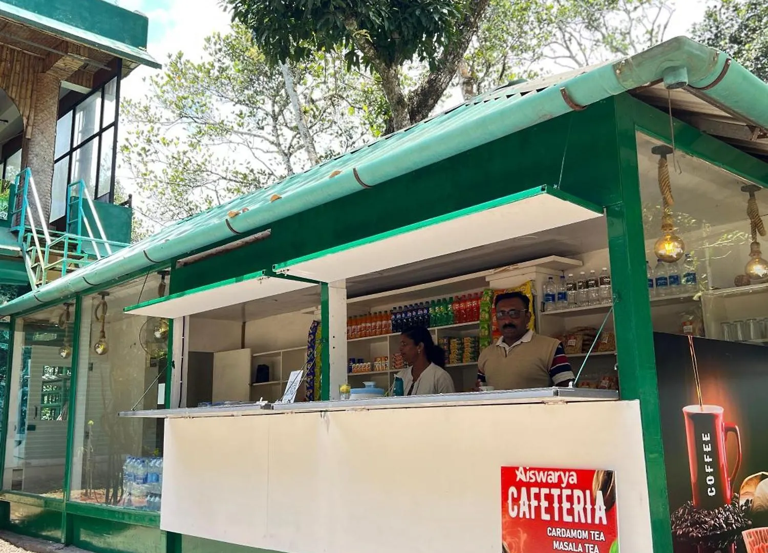 דירות טקאדי Aishwarya Residency And Cafeteria בית אירוח